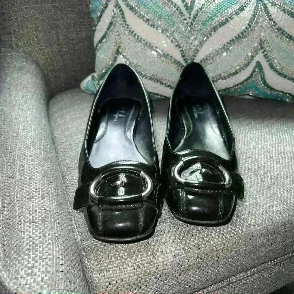 Cole Haan - Women's Black Patent Leather Buckle Size 8B